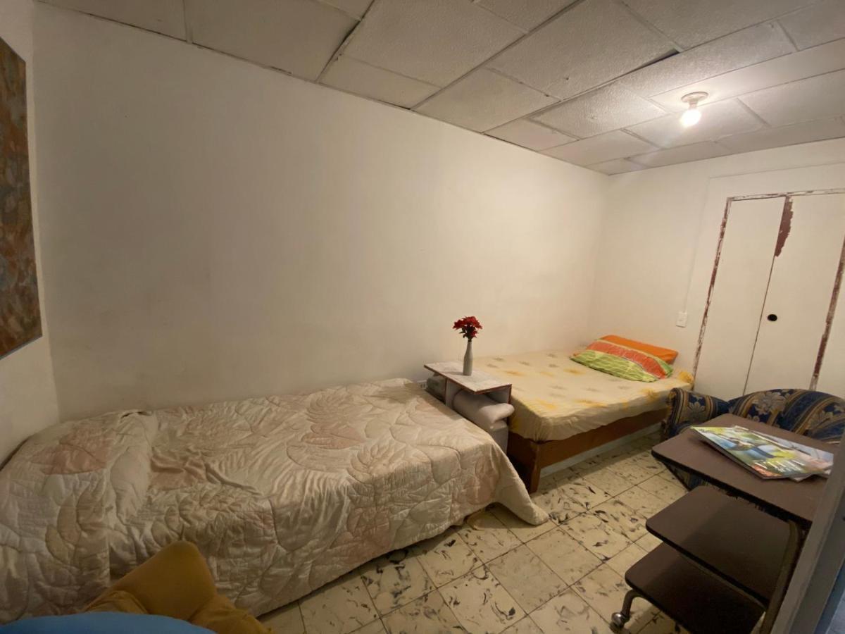 Hostal Casa Las Tias Medellín Buitenkant foto